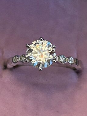 Exquisite 1.00CTW 6-Prong Round-Cut Moissanite 💎 Solitaire Engagement Ring 925SS